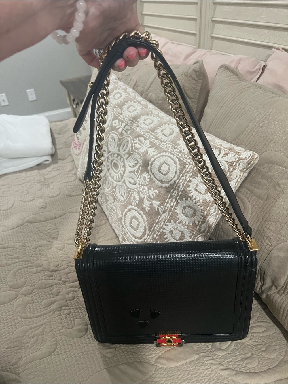 Chanel Large Boy shoulder bag - Picture 6 of 10